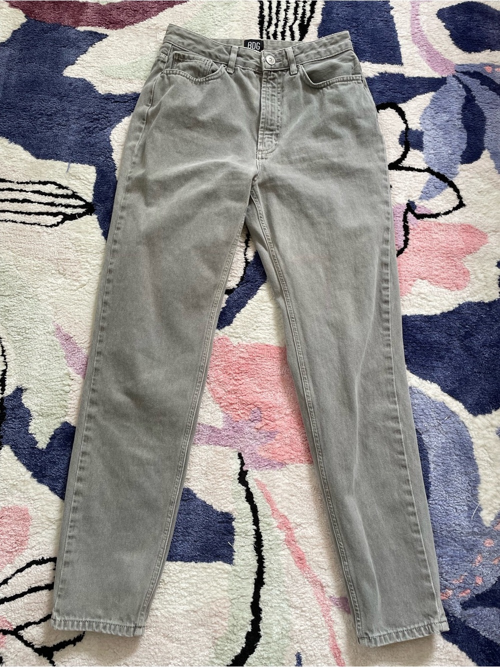 BDG Mom High-Rise light grey denim jeans 100% cotton Urban Outfitters 27